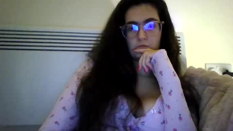 Sarah online show from December 2025 10:52:01 PM