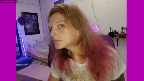 Snapshot of sarahdellisonn chatting on June 2026 02:32:02 PM sarahdellisonn online show from June 2026 02:32:02 PM