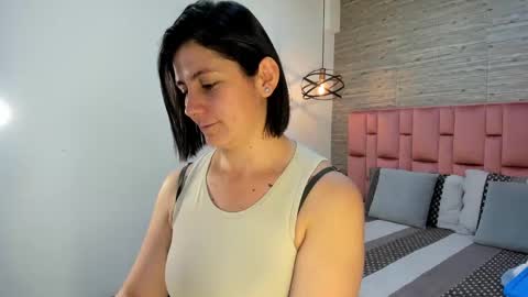 Sarah Deyvis online show from March 2025 03:18:02 PM