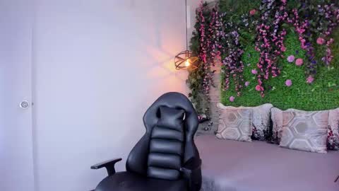 Sarah Deyvis online show from March 2026 02:51:02 AM