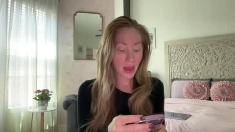 Snapshot of sarahgiroux86 chatting on August 2026 07:24:02 PM Sarah online show from August 2026 07:24:02 PM