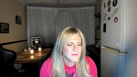 Snapshot of sarahlorraine chatting on November 2025 11:07:02 PM SarahLorraine online show from November 2025 11:07:02 PM