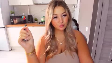 Sarah online show from September 2025 12:06:01 PM