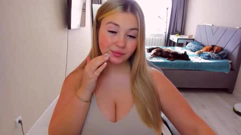 Sarah online show from April 2026 01:46:02 PM