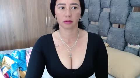 Lia online show from January 2025 12:04:02 PM