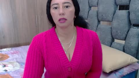 Lia online show from January 2025 05:08:01 PM