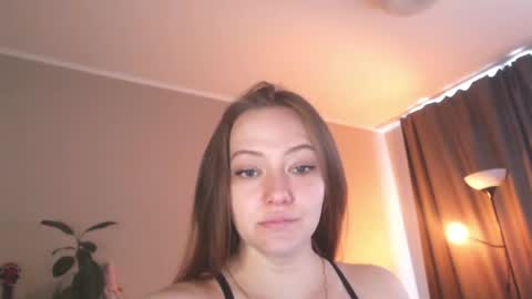 Snapshot of sarahsweetie_ chatting on May 2026 10:01:02 AM Sarah online show from May 2026 10:01:02 AM