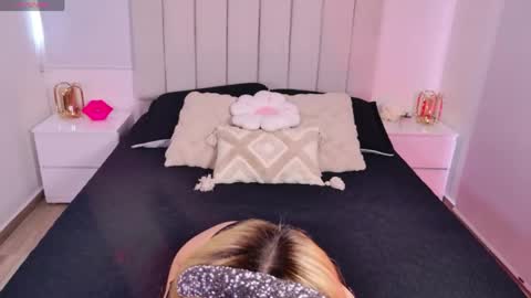 Sara jones   online show from April 2026 04:24:01 PM