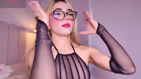 Snapshot of sarajonesxxx chatting on May 2026 11:15:01 AM Sara jones online show from May 2026 11:15:01 AM