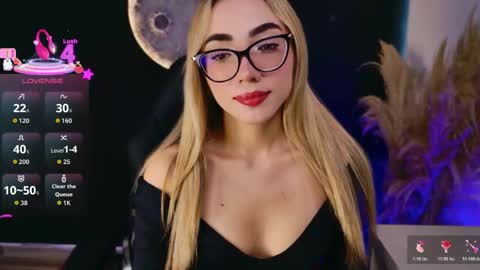 Snapshot of sarajonesxxx chatting on June 2026 04:02:01 PM Sara jones online show from June 2026 04:02:01 PM
