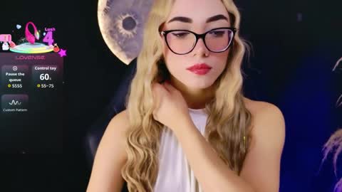 Snapshot of sarajonesxxx chatting on June 2026 02:00:02 PM Sara jones online show from June 2026 02:00:02 PM
