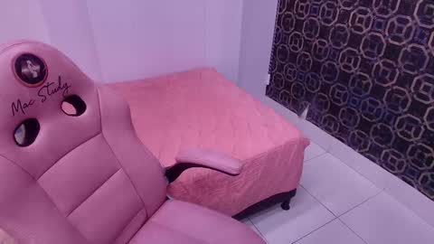 Sara  online show from March 2025 12:09:02 PM