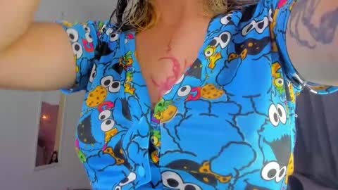 sara  online show from January 2025 01:02:01 AM