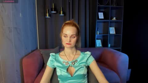 Snapshot of sarasubtlety chatting on December 2025 01:40:01 PM Sara online show from December 2025 01:40:01 PM