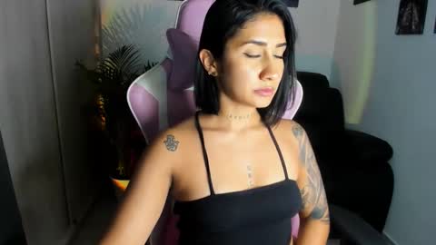 Snapshot of saratukkerr chatting on November 2025 09:24:01 PM saratukkerr online show from November 2025 09:24:01 PM