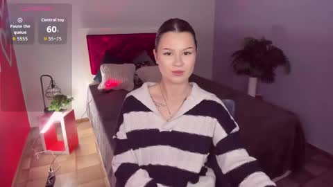 Snapshot of saravivid chatting on May 2026 02:45:01 PM SaraVivid online show from May 2026 02:45:01 PM