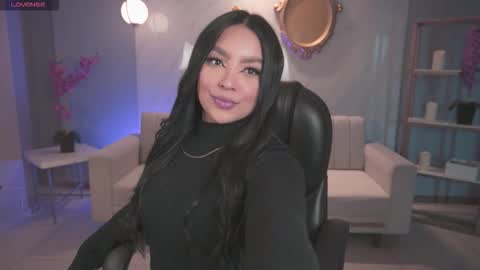 Sara Winstone online show from February 2026 01:39:02 PM