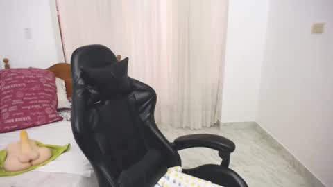 saray1221 online show from February 2025 07:38:02 PM