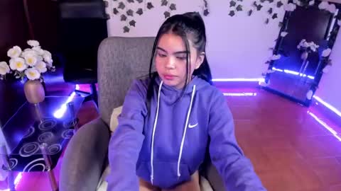 saray__jones online show from January 2025 01:11:01 PM