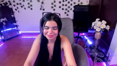 saray__jones online show from January 2025 07:14:02 PM