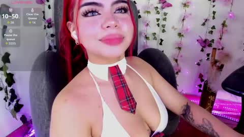 Snapshot of saray__jones chatting on May 2026 06:03:01 PM saray__jones online show from May 2026 06:03:01 PM