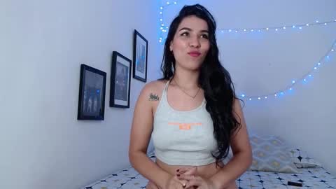 sarayander online show from February 2025 07:15:02 PM