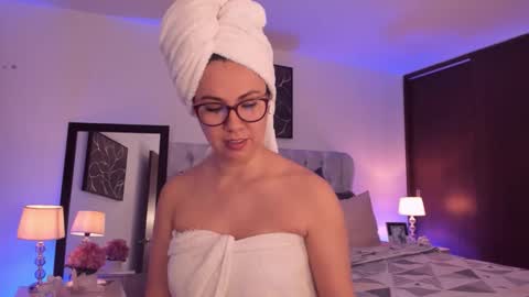 Snapshot of sarhamccormick chatting on October 2025 12:48:02 PM sarha online show from October 2025 12:48:02 PM