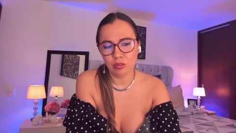 Snapshot of sarhamccormick chatting on October 2025 02:07:01 PM sarha online show from October 2025 02:07:01 PM