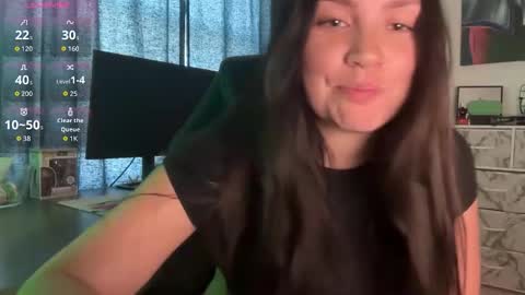 sariaaahh online show from November 2025 06:06:02 PM