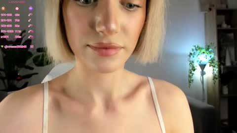 Your Selena 3 online show from January 2026 03:10:02 AM