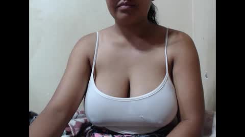 saronette online show from November 2025 05:51:01 AM