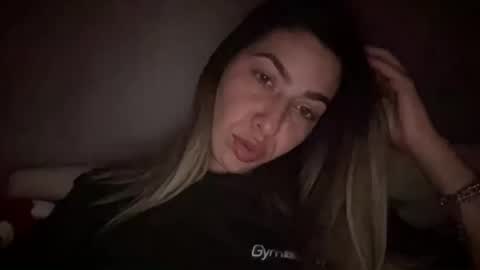 Sarrah online show from November 2025 09:48:02 PM