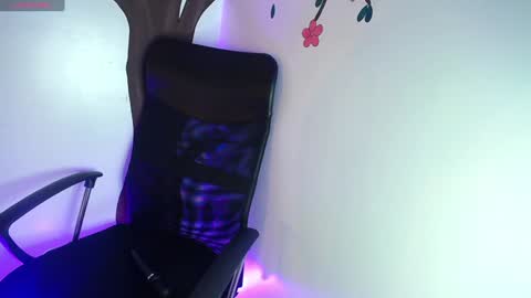 Sasha Brattz online show from December 2024 01:33:02 PM