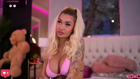 Dennise online show from September 2025 06:31:01 PM