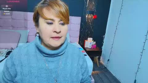 Snapshot of sasharosee_ chatting on September 2025 12:37:01 PM S A S H A R O S E online show from September 2025 12:37:01 PM