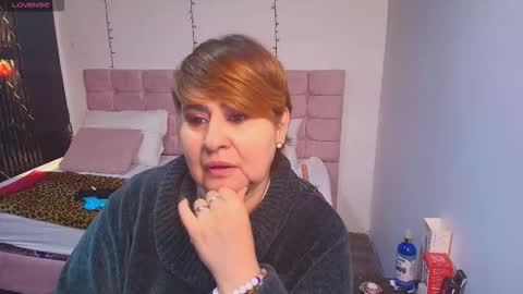 Snapshot of sasharosee_ chatting on September 2025 12:06:01 PM S A S H A R O S E online show from September 2025 12:06:01 PM