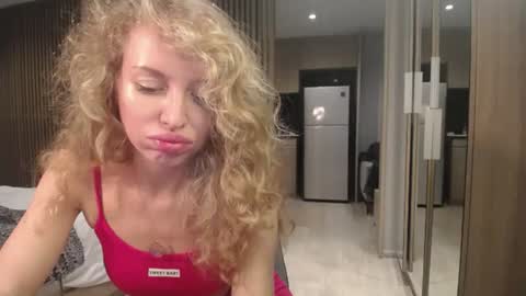 Sasha online show from October 2025 05:35:01 PM