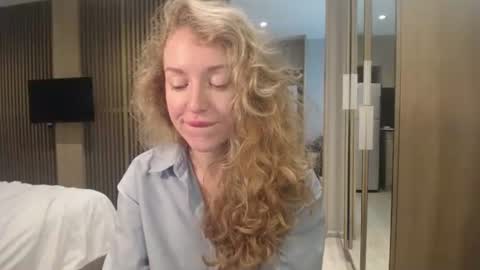 Sasha online show from October 2025 06:14:02 AM