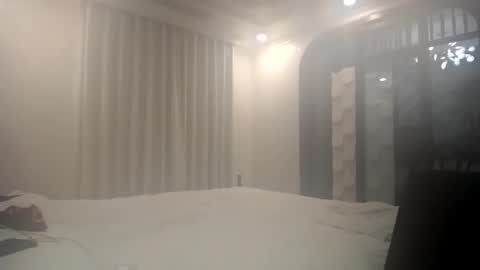 Sasha online show from November 2025 01:10:01 PM