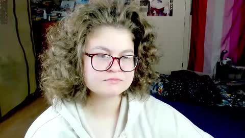 .Alexandra online show from October 2025 09:19:01 AM