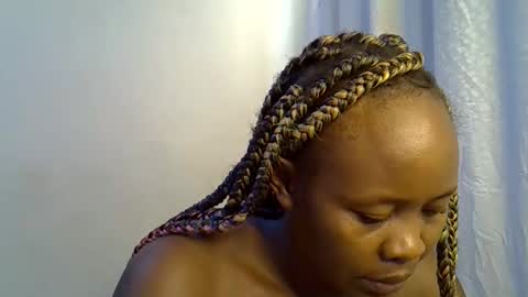 sassy_bella online show from December 2025 04:18:02 AM