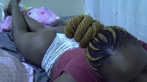 Snapshot of sassy_bella chatting on May 2026 04:21:02 AM sassy_bella online show from May 2026 04:21:02 AM