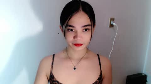 Snapshot of sassy_keath chatting on May 2026 03:17:01 PM Keath online show from May 2026 03:17:01 PM