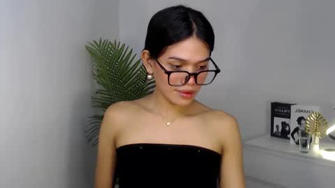 Snapshot of sassy_monie chatting on January 2025 01:48:02 AM sassy_monie online show from January 2025 01:48:02 AM