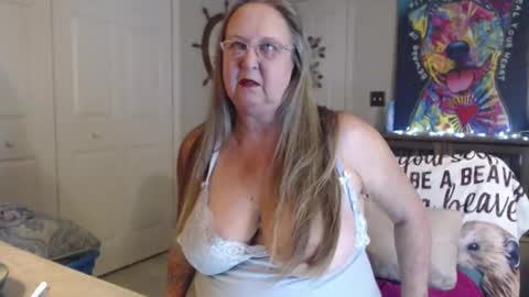 Trish online show from November 2025 02:13:01 AM