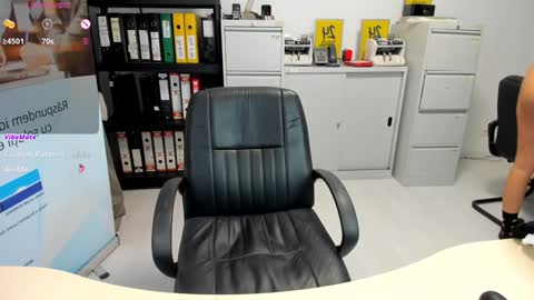 sassytiff online show from January 2025 03:47:01 PM