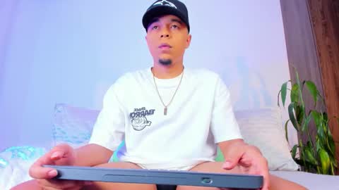 Snapshot of satanas_333 chatting on February 2026 10:52:02 PM online show from February 2026 10:52:02 PM