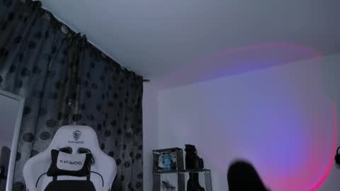    im expecting 300 thumbs up on my altar online show from March 2025 11:14:01 PM