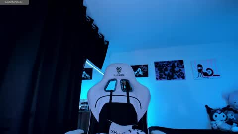 Snapshot of satanbabee_ chatting on June 2026 11:22:02 PM im expecting 300 thumbs up on my altar online show from June 2026 11:22:02 PM