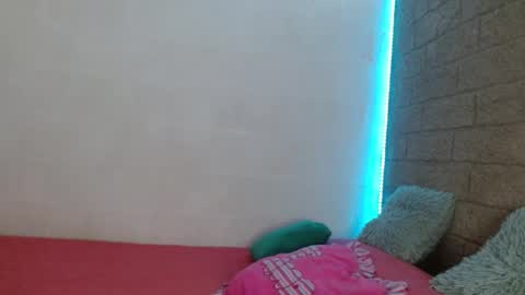 Sativa online show from December 2024 05:47:02 PM